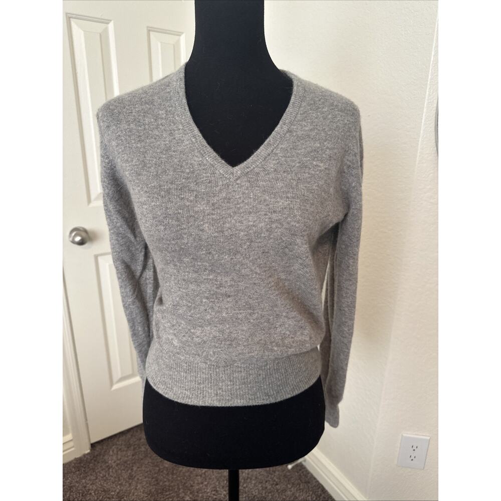 Lord & Taylor Sweater Women S/M Gray 100% Cashmere Long Sleeve V-Neck Pullover